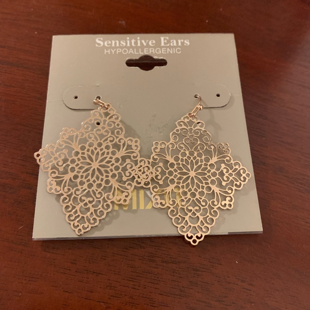Gold earrings ✨